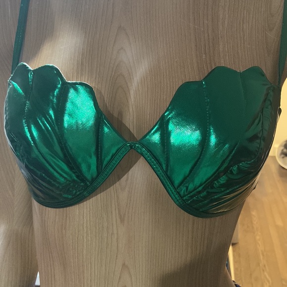 The little mermaid 🧜🏼‍♀️ costume - Picture 3 of 4